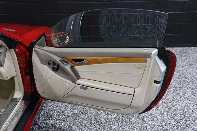 Photo of 2007 Mars Red Mercedes-Benz SL-Class