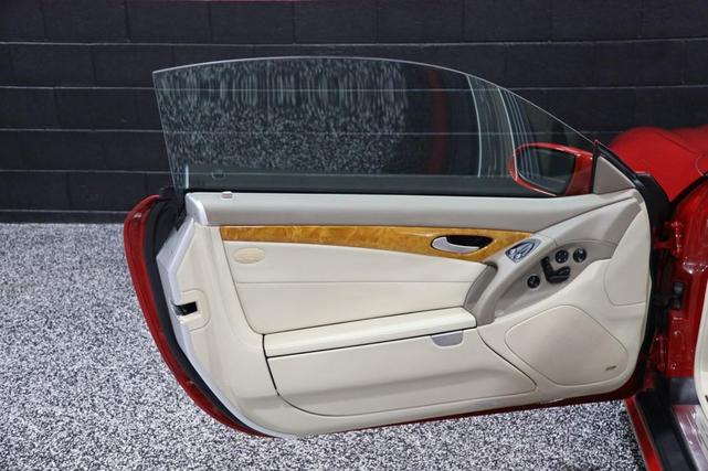 Photo of 2007 Mars Red Mercedes-Benz SL-Class