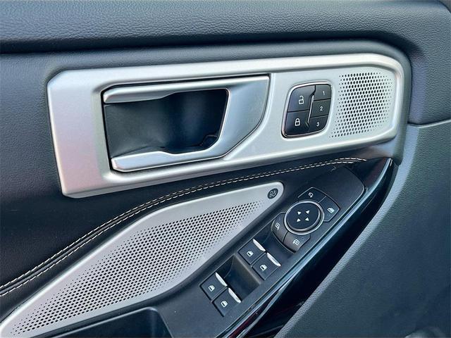 Photo of 2023 Agate Black Metallic Ford Explorer