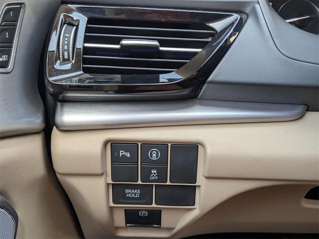 Photo of 2023 Performance Red Pearl Acura RDX