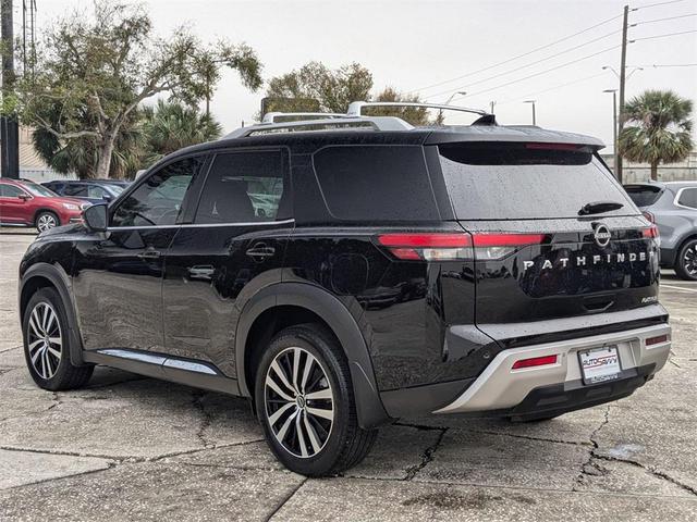 Photo of 2024 Super Black Nissan Pathfinder