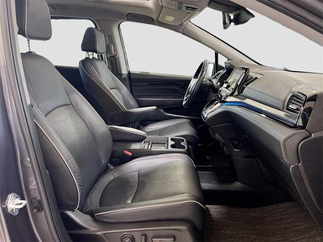 Photo of 2023 Charcoal Honda Odyssey