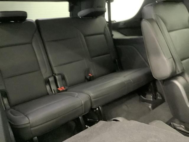 Photo of 2021 White Frost Tricoat GMC Yukon