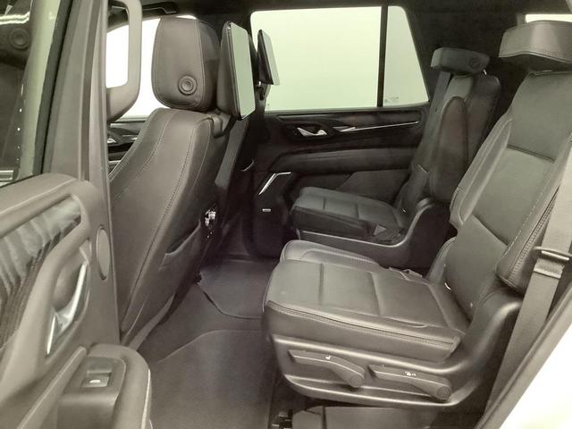 Photo of 2021 White Frost Tricoat GMC Yukon