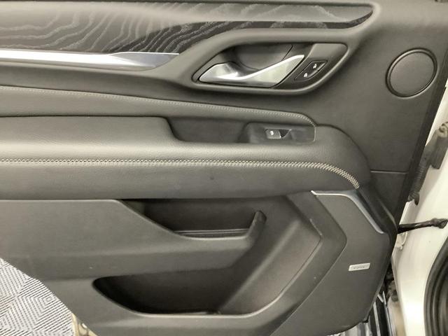 Photo of 2021 White Frost Tricoat GMC Yukon
