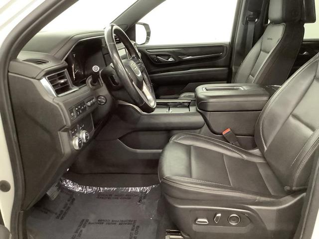 Photo of 2021 White Frost Tricoat GMC Yukon