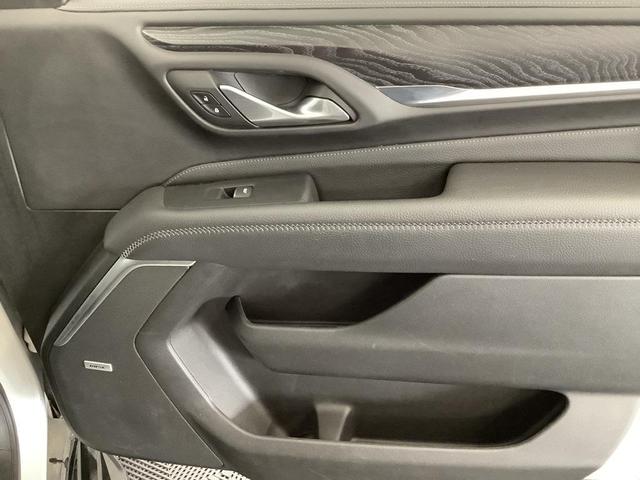Photo of 2021 White Frost Tricoat GMC Yukon