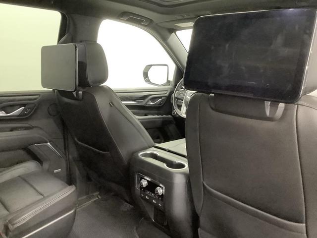 Photo of 2021 White Frost Tricoat GMC Yukon