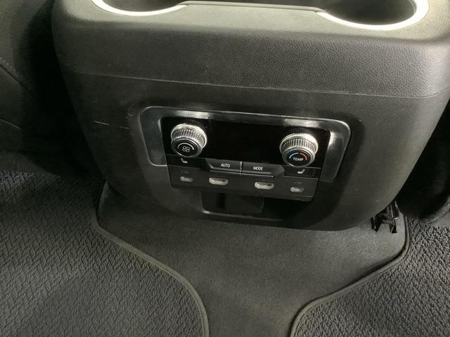 Photo of 2021 White Frost Tricoat GMC Yukon
