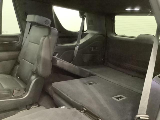 Photo of 2021 White Frost Tricoat GMC Yukon