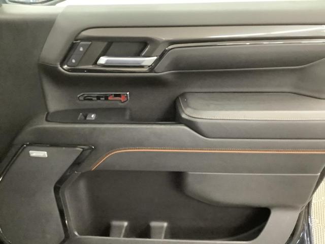 Photo of 2023 Onyx Black GMC Sierra 1500