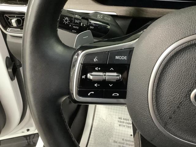 Photo of 2021 Glacial White Pearl Kia Sorento