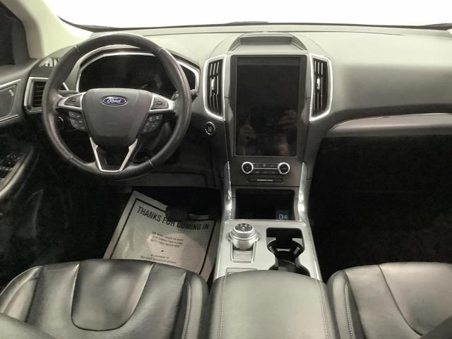 Photo of 2021 Gray Ford Edge