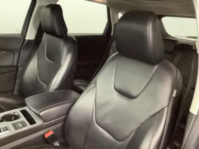 Photo of 2021 Gray Ford Edge