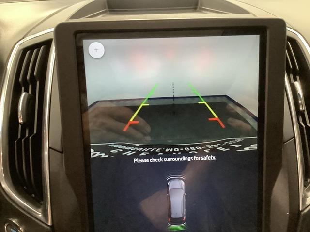 Photo of 2021 Gray Ford Edge