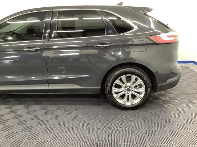 Photo of 2021 Gray Ford Edge