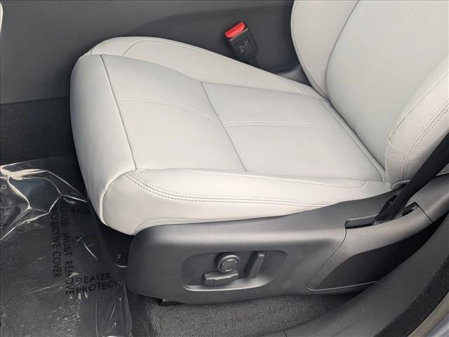 Photo of 2026 Varesine Blue Metallic Land Rover Range Rover Velar
