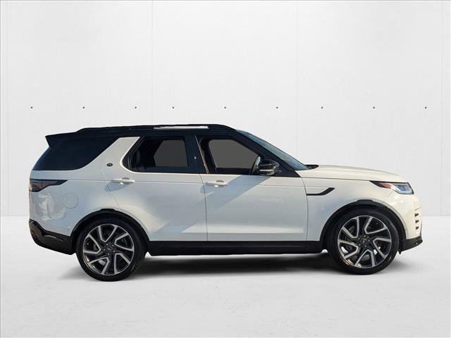 Photo of 2024 Fuji White Land Rover Discovery