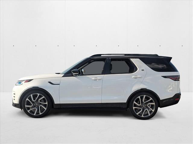 Photo of 2024 Fuji White Land Rover Discovery