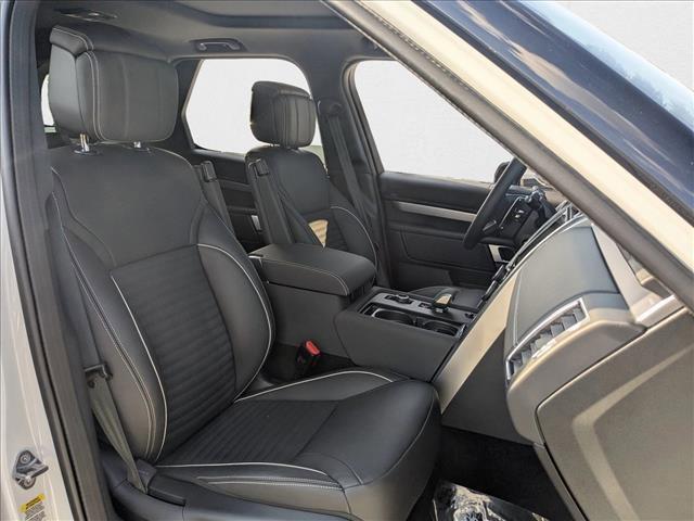 Photo of 2024 Fuji White Land Rover Discovery