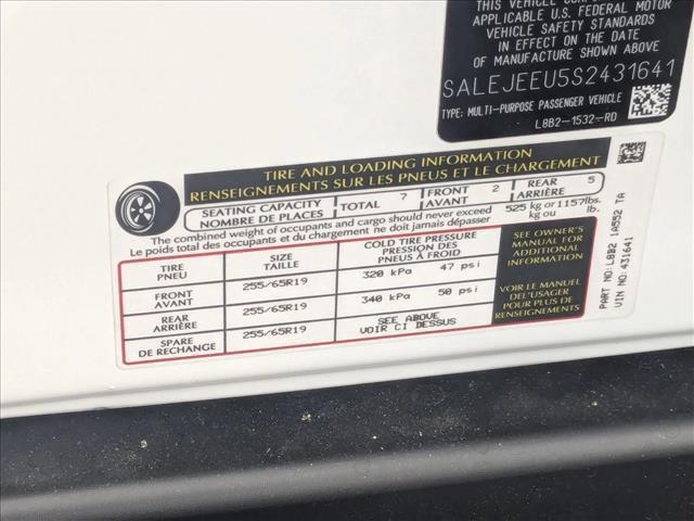 Photo of 2025 Fuji White Land Rover Defender