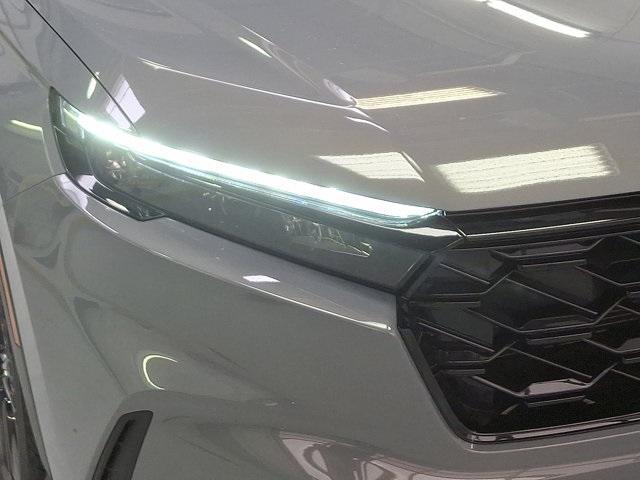 Photo of 2025 Urban Gray Pearl Honda CR-V Hybrid