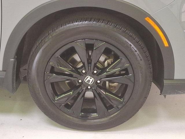 Photo of 2025 Urban Gray Pearl Honda CR-V Hybrid