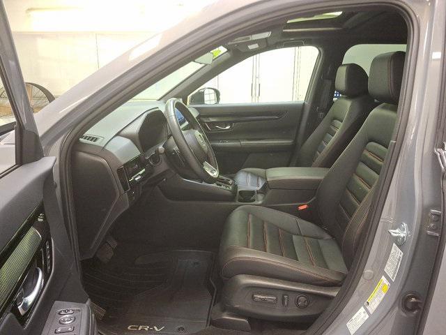 Photo of 2025 Urban Gray Pearl Honda CR-V Hybrid