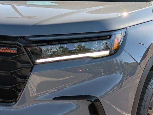 Photo of 2025 Sonic Gray Pearl Honda Pilot