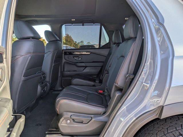 Photo of 2025 Sonic Gray Pearl Honda Pilot