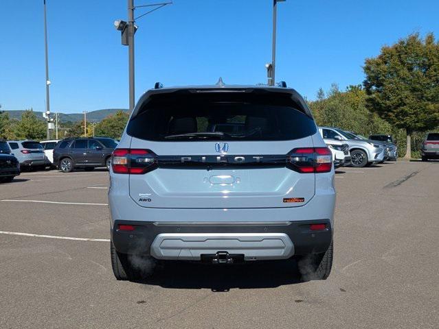 Photo of 2025 Sonic Gray Pearl Honda Pilot