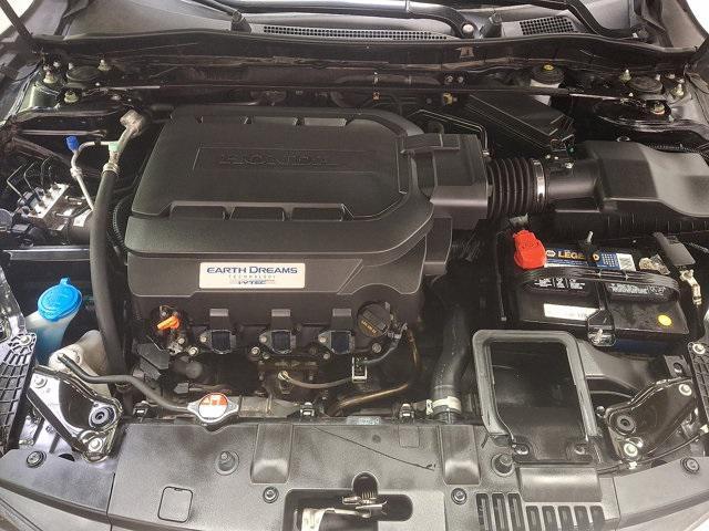 Photo of 2016 Crystal Black Pearl Honda Accord