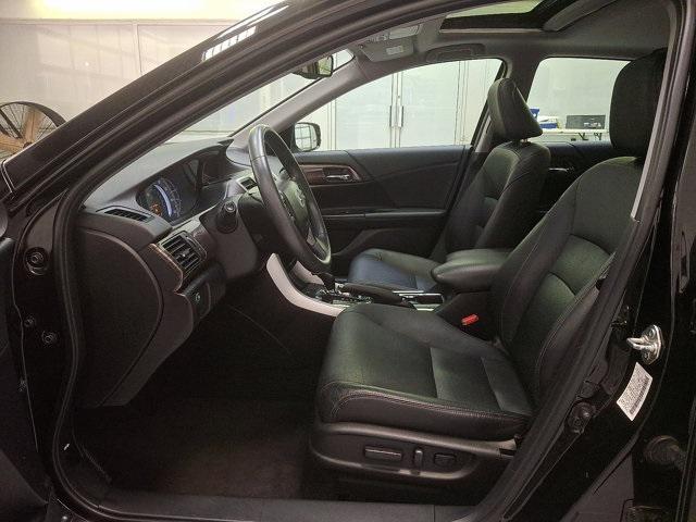 Photo of 2016 Crystal Black Pearl Honda Accord