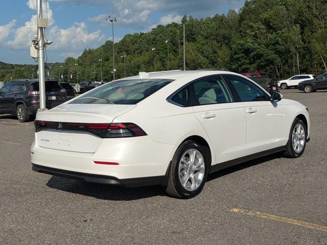 Photo of 2025 Platinum White Pearl Honda Accord
