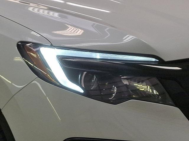 Photo of 2022 Platinum White Honda Pilot