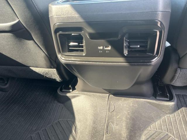 Photo of 2022 Black Chevrolet Silverado 1500