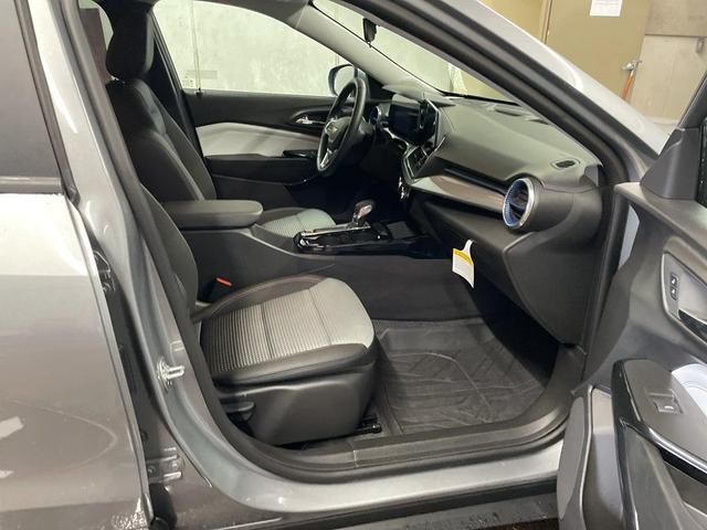 Photo of 2025 Sterling Gray Metallic Chevrolet Trax