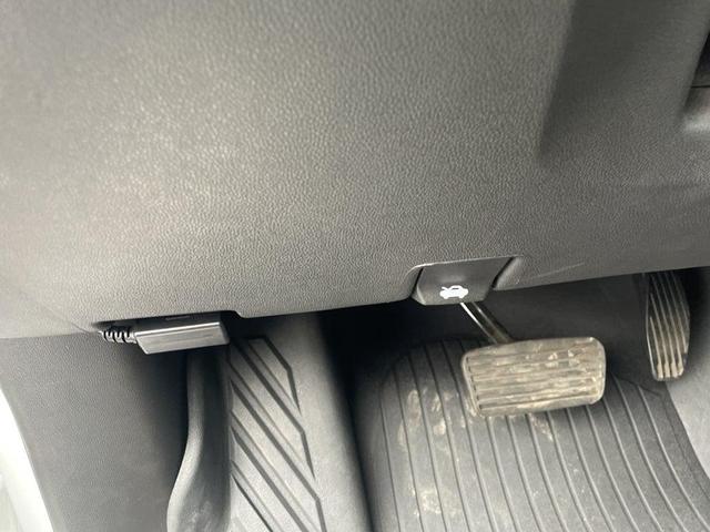 Photo of 2021 Summit White Chevrolet Silverado 1500