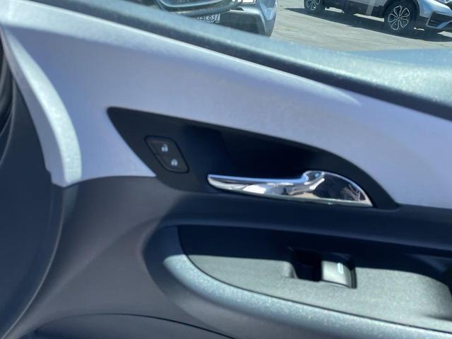 Photo of 2021 Summit White Chevrolet Bolt EV