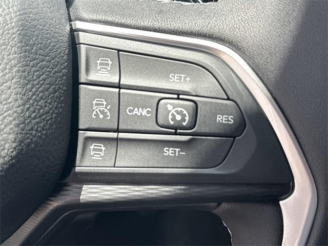 Photo of 2025 Diamond Black Jeep Grand Cherokee L