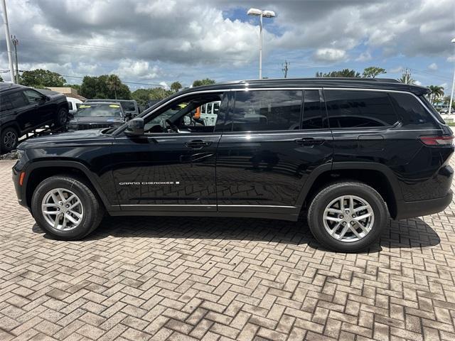 Photo of 2025 Diamond Black Jeep Grand Cherokee L