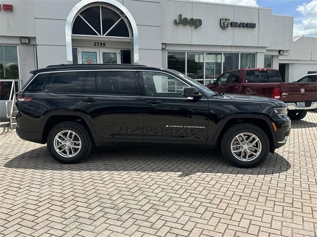Photo of 2025 Diamond Black Jeep Grand Cherokee L