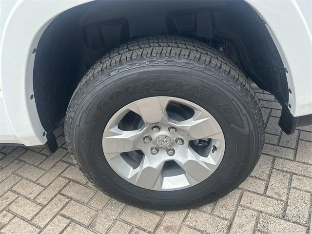 Photo of 2025 Bright White Clearcoat RAM 1500