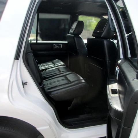 Photo of 2015 White Platinum Metallic Tri-Coat Lincoln Navigator