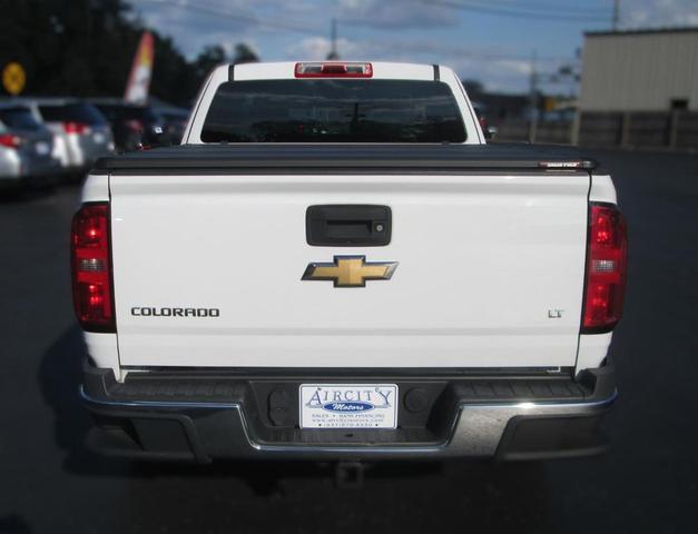 Photo of 2015 Summit White Chevrolet Colorado