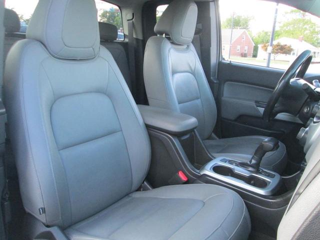 Photo of 2015 Summit White Chevrolet Colorado