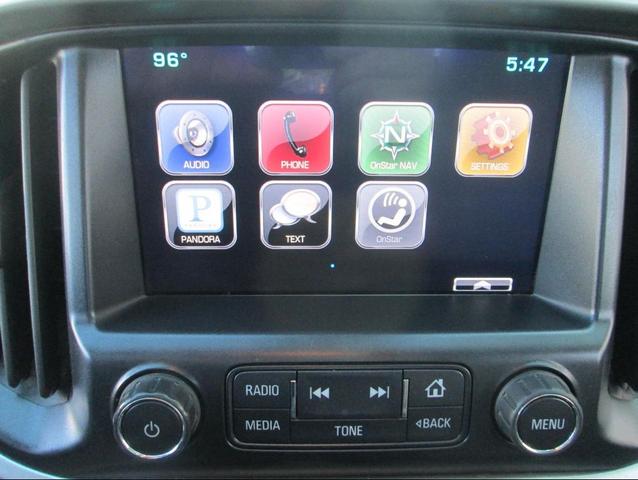 Photo of 2015 Summit White Chevrolet Colorado