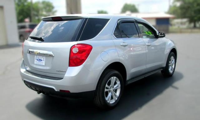 Photo of 2013 Silver Ice Metallic Chevrolet Equinox