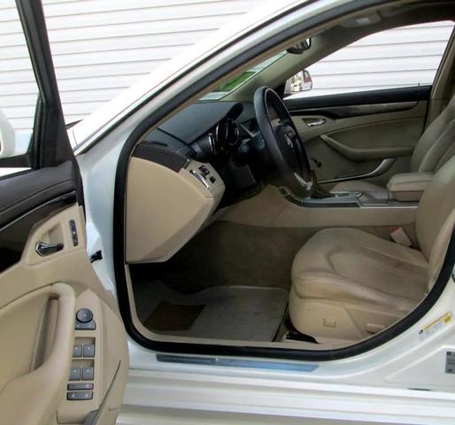 Photo of 2011 White Diamond Tricoat Cadillac CTS