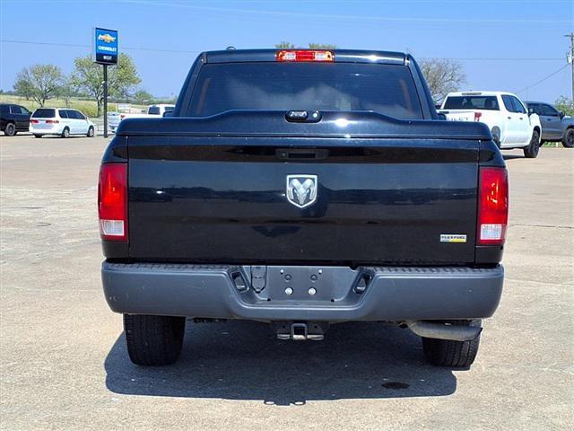 Photo of 2019 Diamond Black Crystal Pearlcoat RAM 1500
